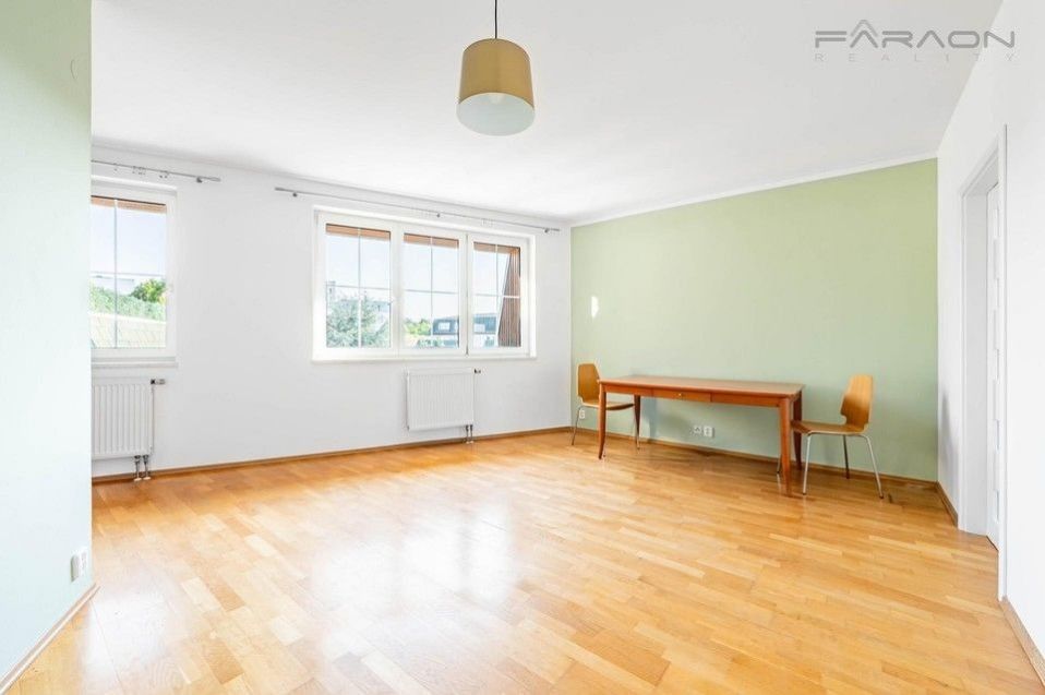 Pronájem byt 2+kk - Voskovcova, Praha, 49 m²