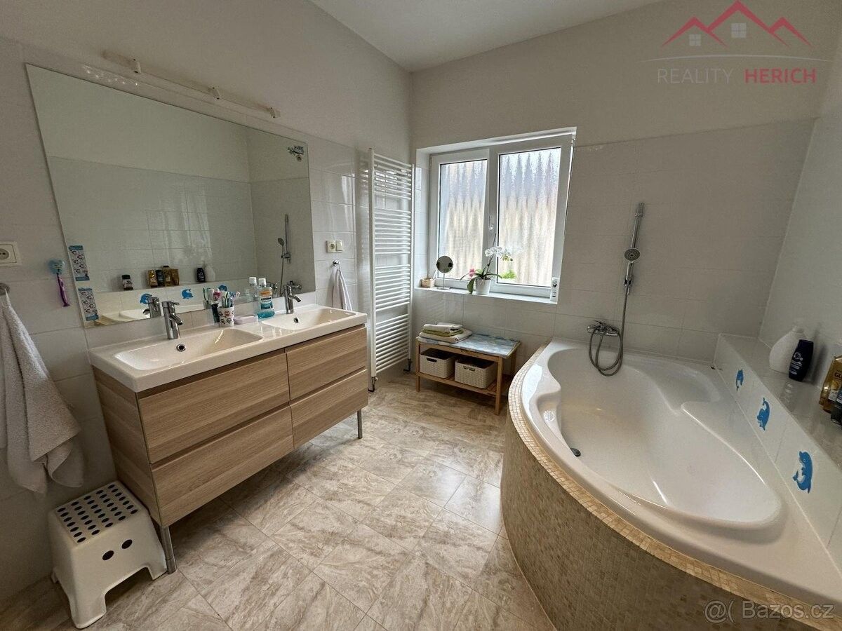 Prodej dům - Chomutov, 430 03, 285 m²