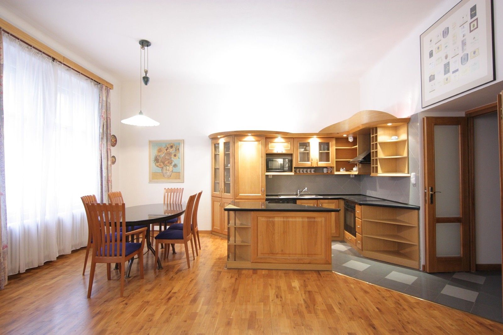 2+kk, Lužická, Praha, 76 m²