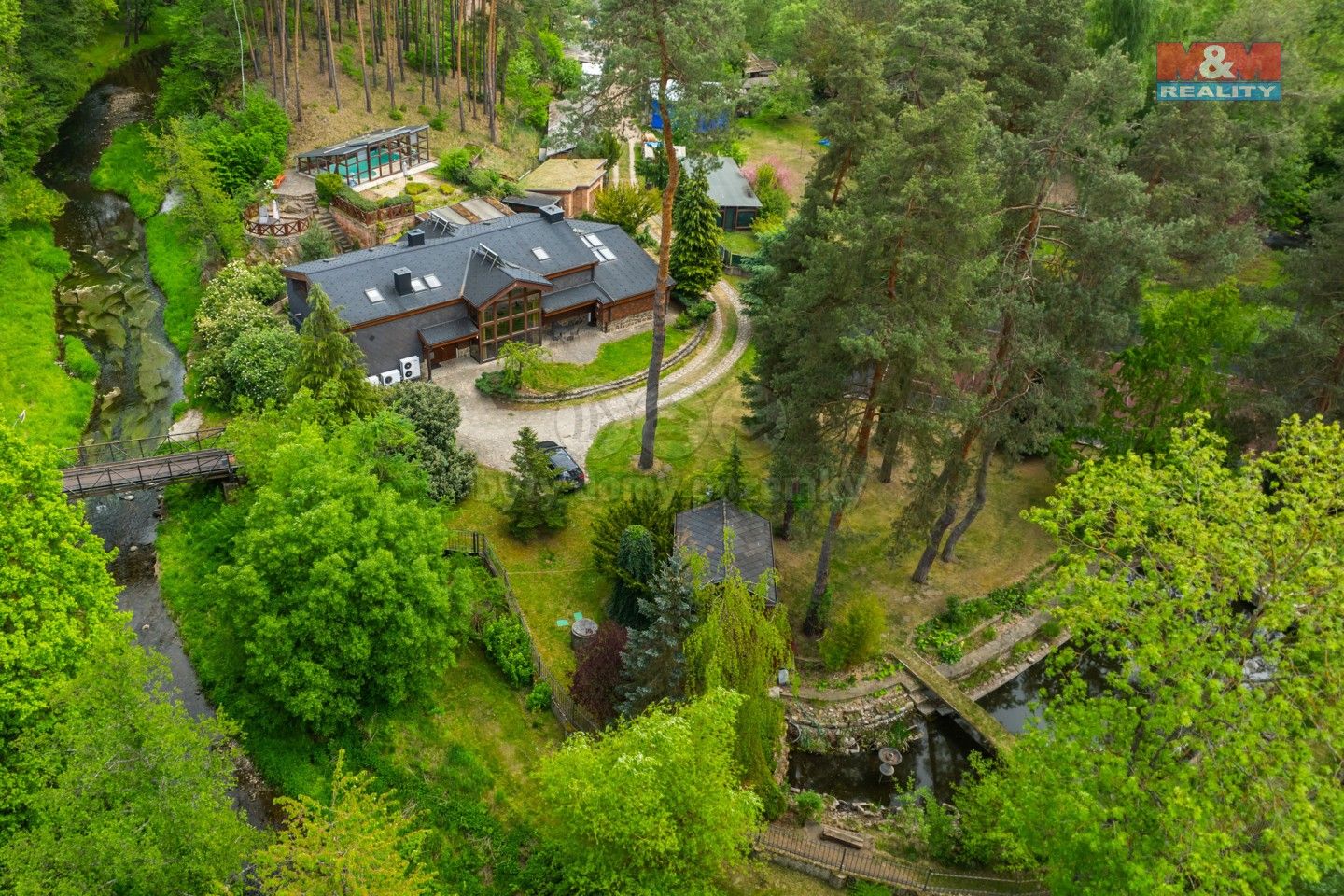 Rodinné domy, Horní Loučky, 301 m²