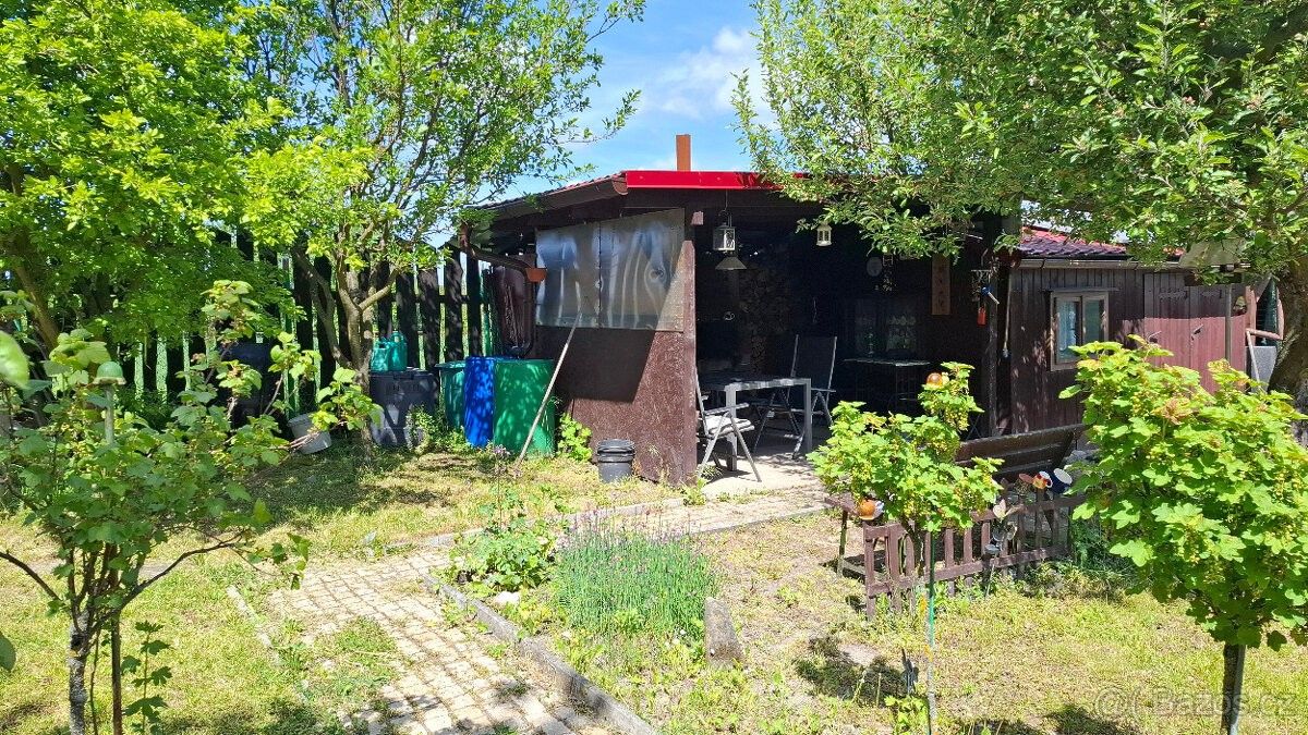 Zahrady, Stochov, 273 03