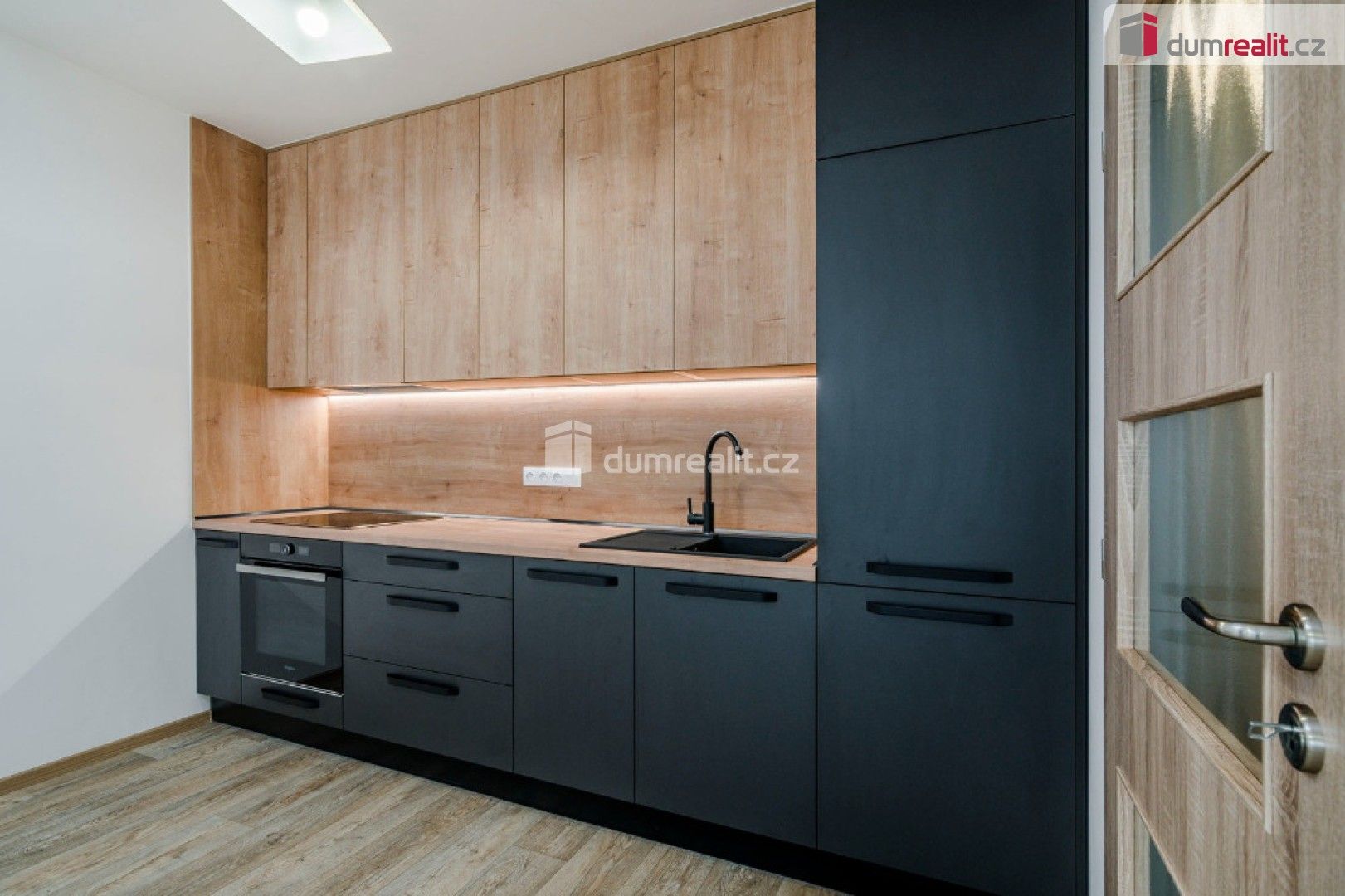Pronájem byt 2+kk - Zakšínská, Praha, 52 m²