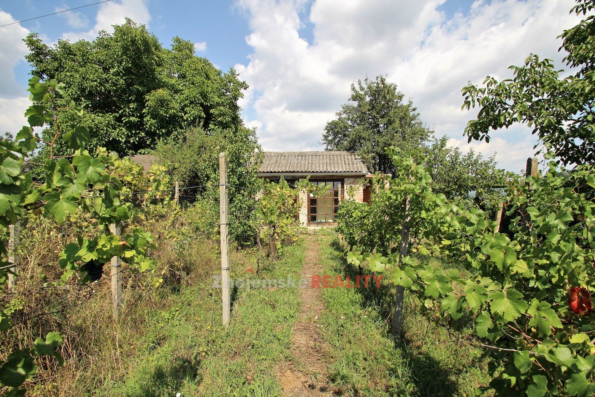 Zahrady, Suchohrdly, 445 m²