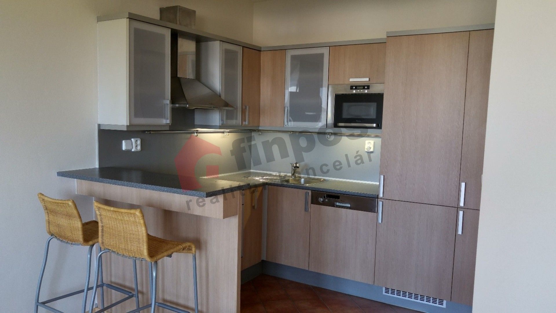2+kk, Spořická, Praha, 56 m²