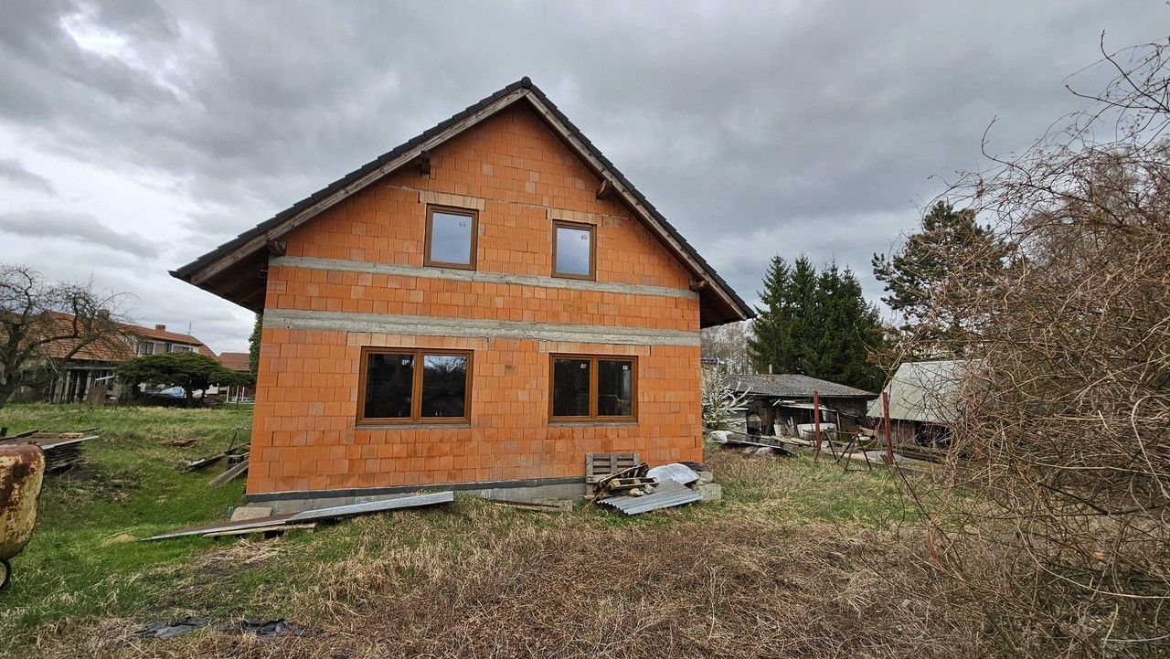 Prodej dům - Partyzánská, Velký Borek, 214 m²