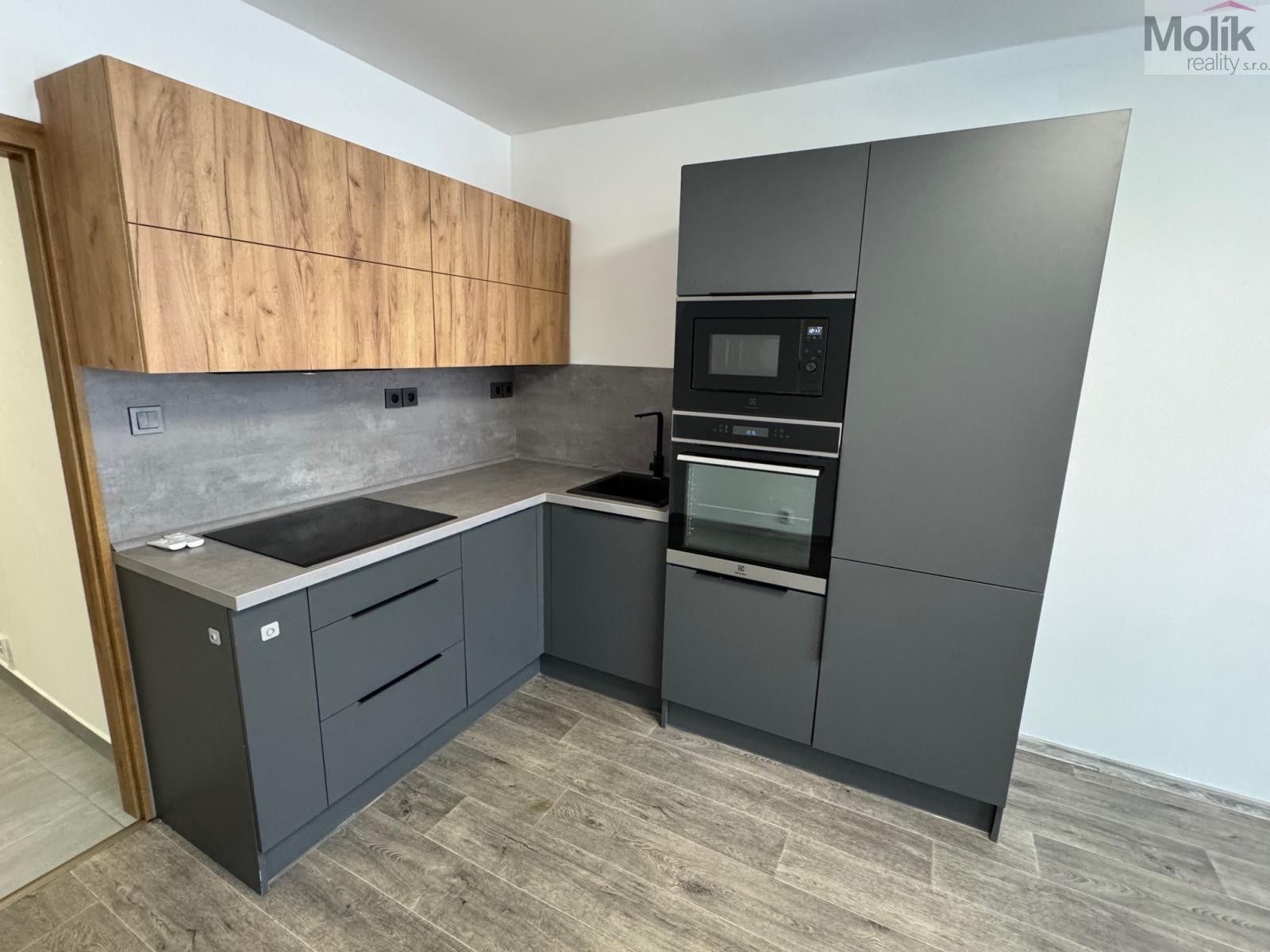 3+kk, Vítězslava Nezvala, Most, 55 m²