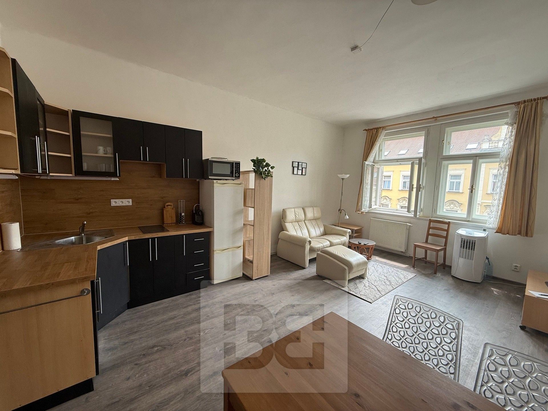 3+kk, Korunní, Praha, 75 m²