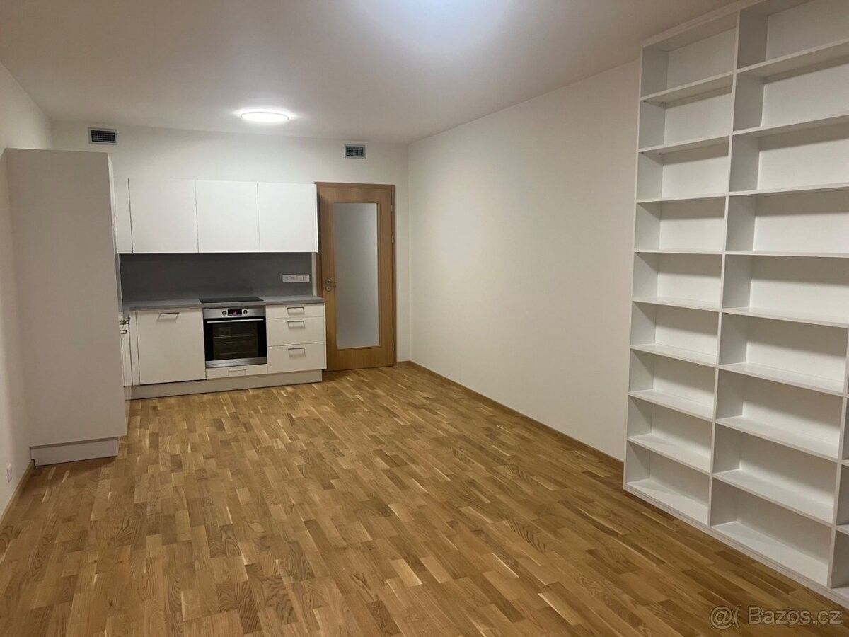 2+kk, Praha, 190 00, 66 m²