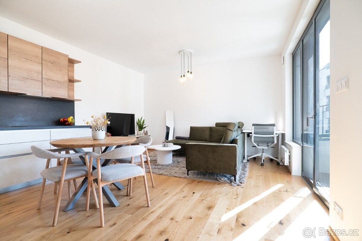 2+kk, Praha, 140 00, 57 m²