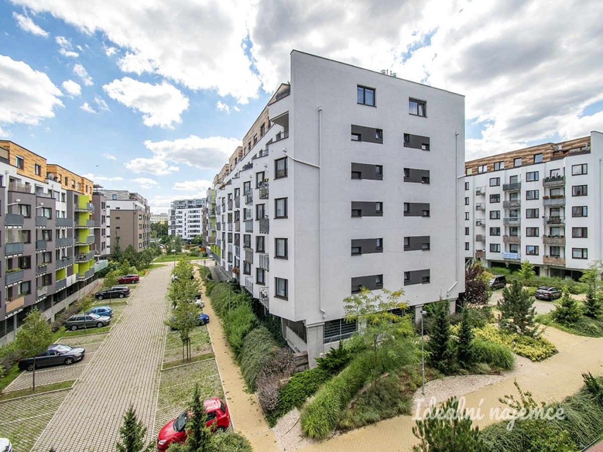 Pronájem byt 3+kk - Zakšínská, Praha, 77 m²