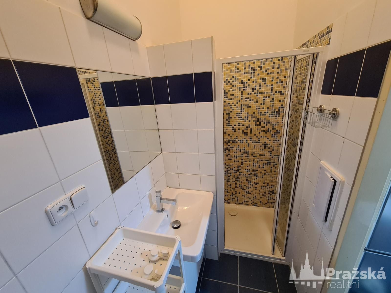 Pronájem byt 2+kk - Koněvova, Praha, 61 m²