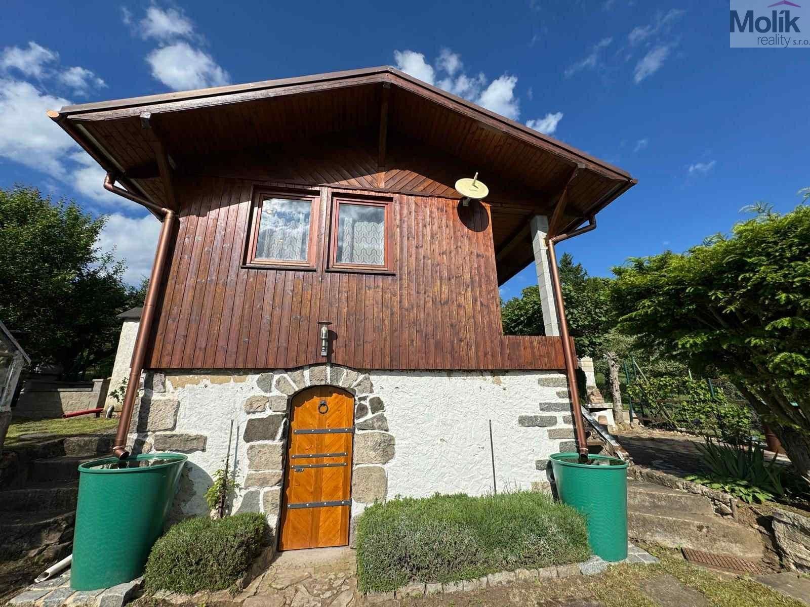 Zahrady, Na Lišce, Bystřany, 397 m²