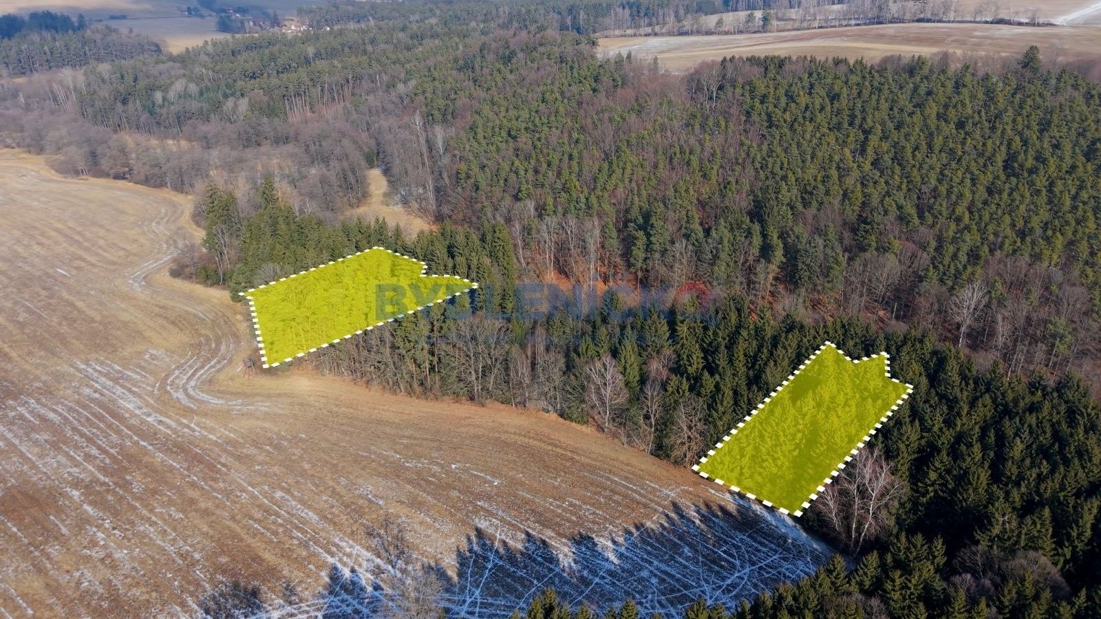 Lesy, Polžov, Mokrý Lom, 24 651 m²