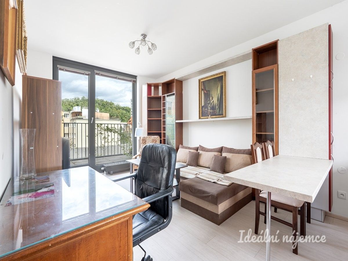 1+kk, Hlaváčkova, Praha, 38 m²