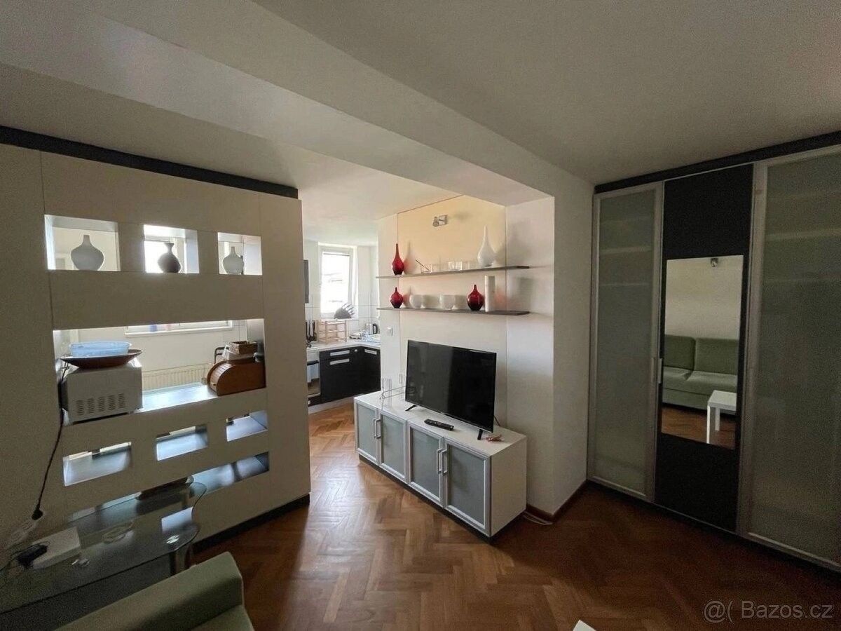 Pronájem byt 3+kk - Praha, 120 00, 64 m²