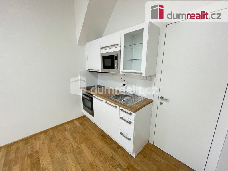 Pronájem byt 1+kk - Bělohorská, Praha, 30 m²