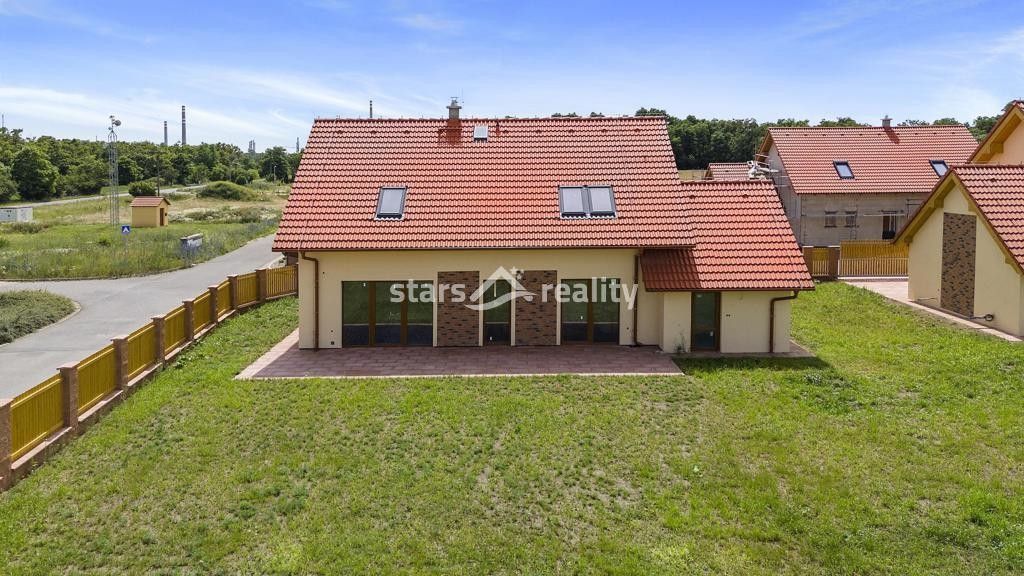 Prodej dům - Veltrusy, 277 46, 762 m²