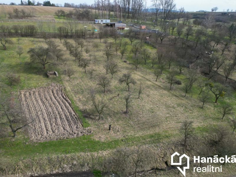 Zahrady, Holešov, 769 01, 2 527 m²