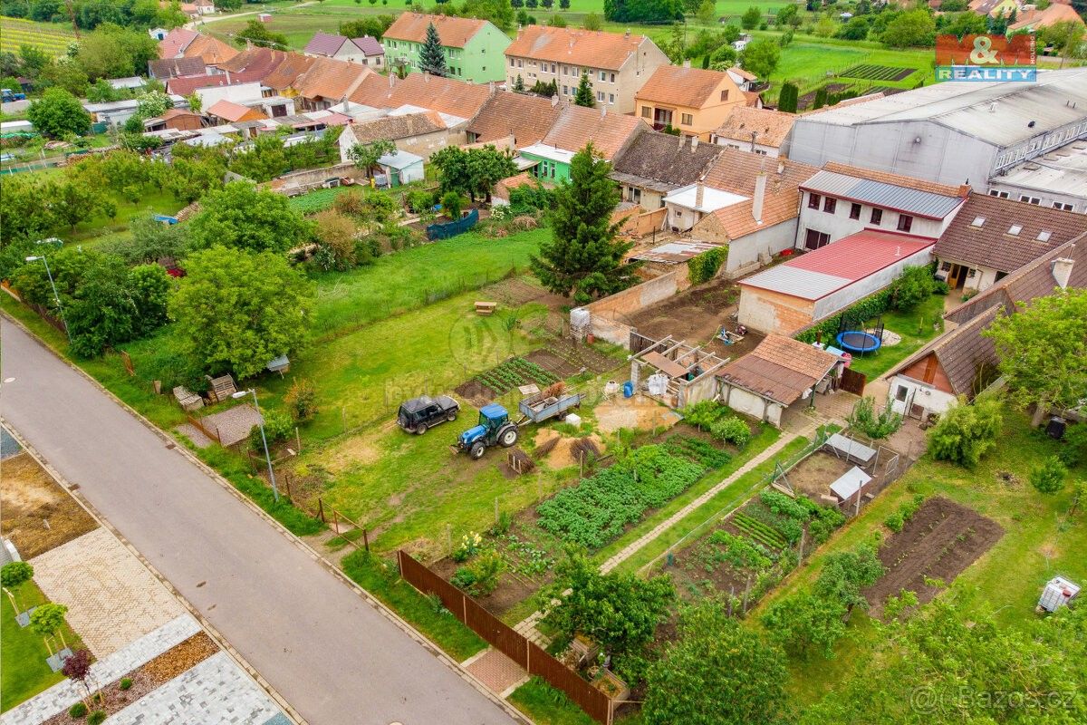 Zahrady, Novosedly na Moravě, 691 82, 336 m²