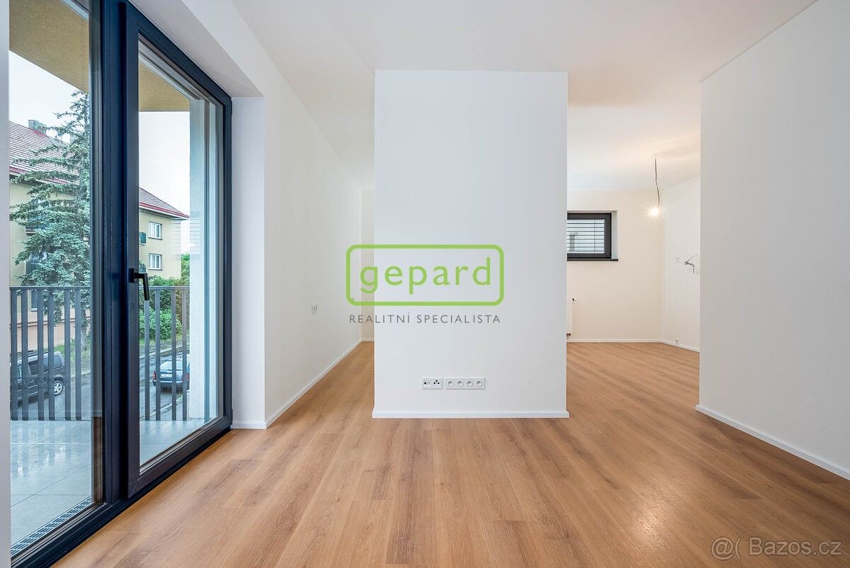 2+kk, Praha, 182 00, 40 m²