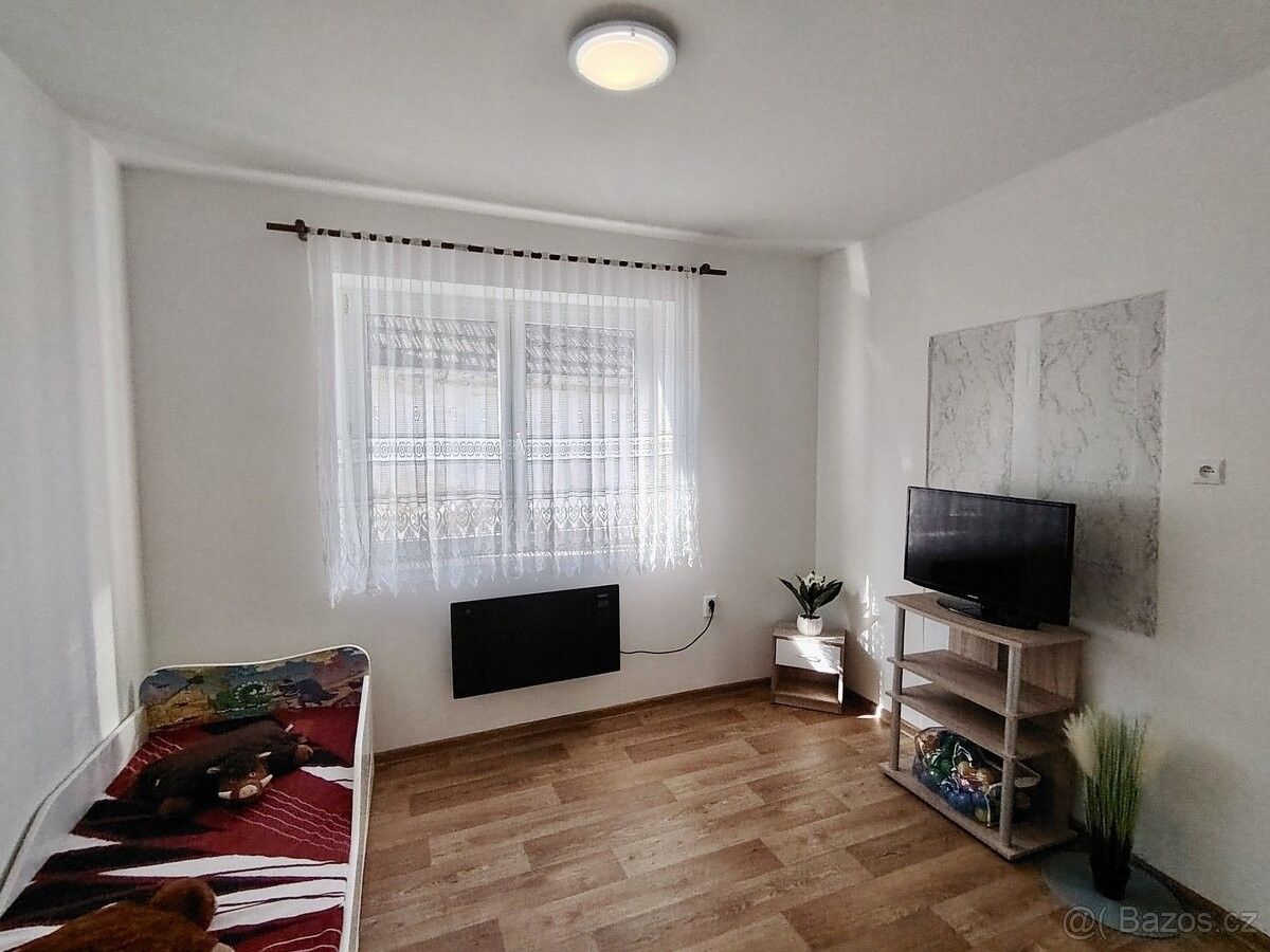 Ostatní, Strážovice, 696 38, 174 m²