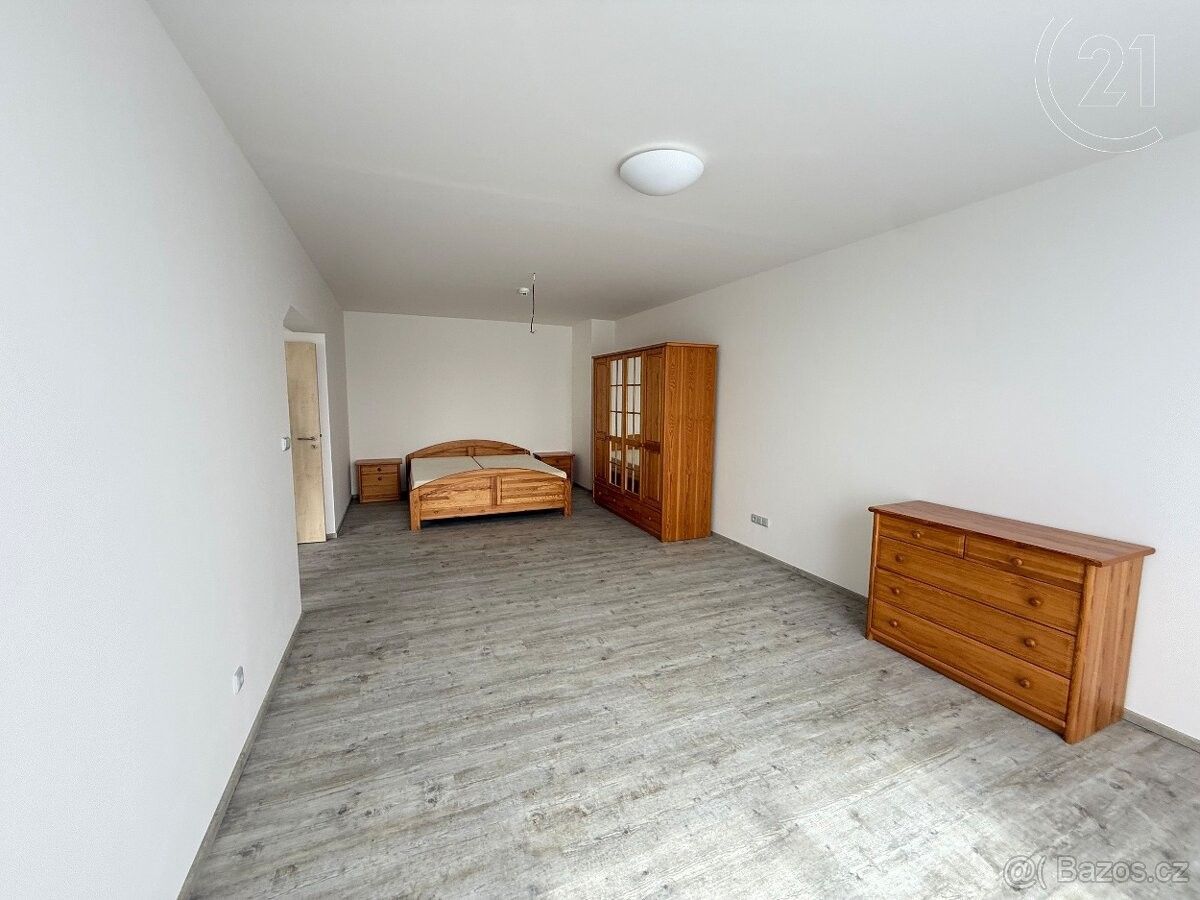 Pronájem byt 1+kk - Praha, 155 21, 54 m²