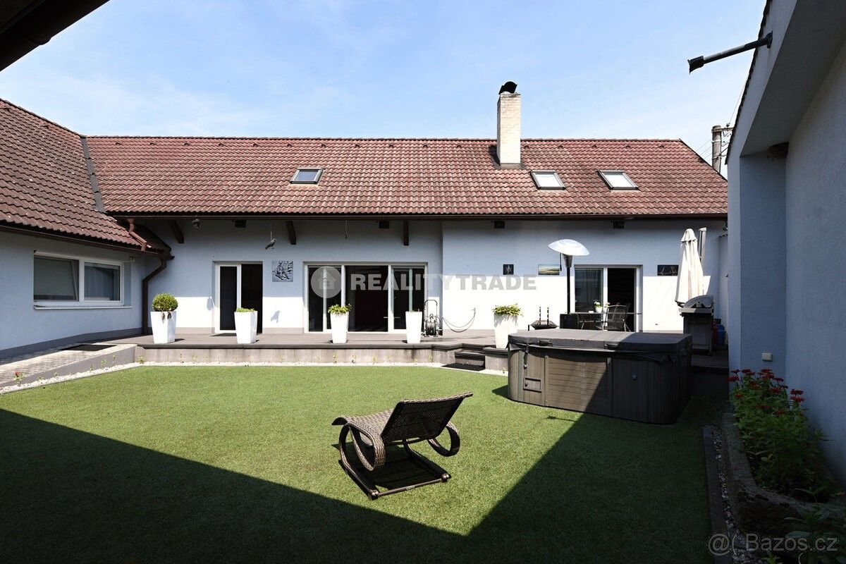 Prodej dům - Strakonice, 386 01, 442 m²