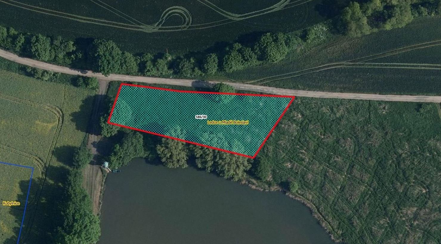 Louky, Ledce, 2 184 m²