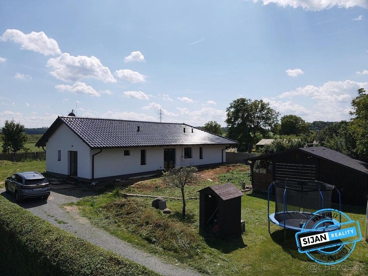 Prodej dům - Choltice, 533 61, 1 479 m²