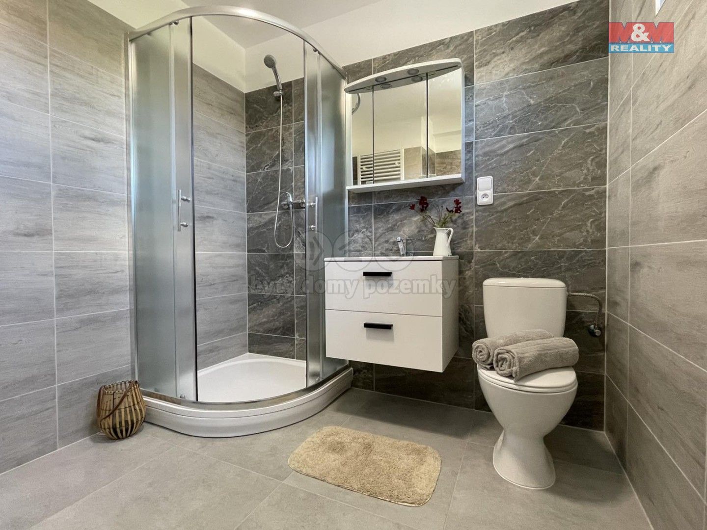 Prodej rodinný dům - Hevlín, 94 m²