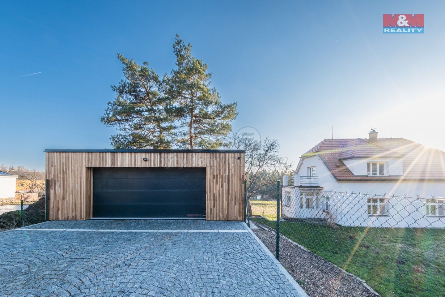 Prodej rodinný dům - Bukovany, 250 m²
