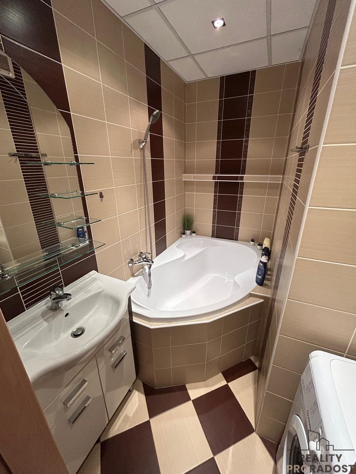 2+1, Bezručova, Chomutov, 63 m²