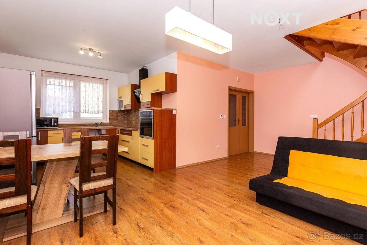 Prodej dům - Staré Hradiště u Pardubic, 533 52, 78 m²
