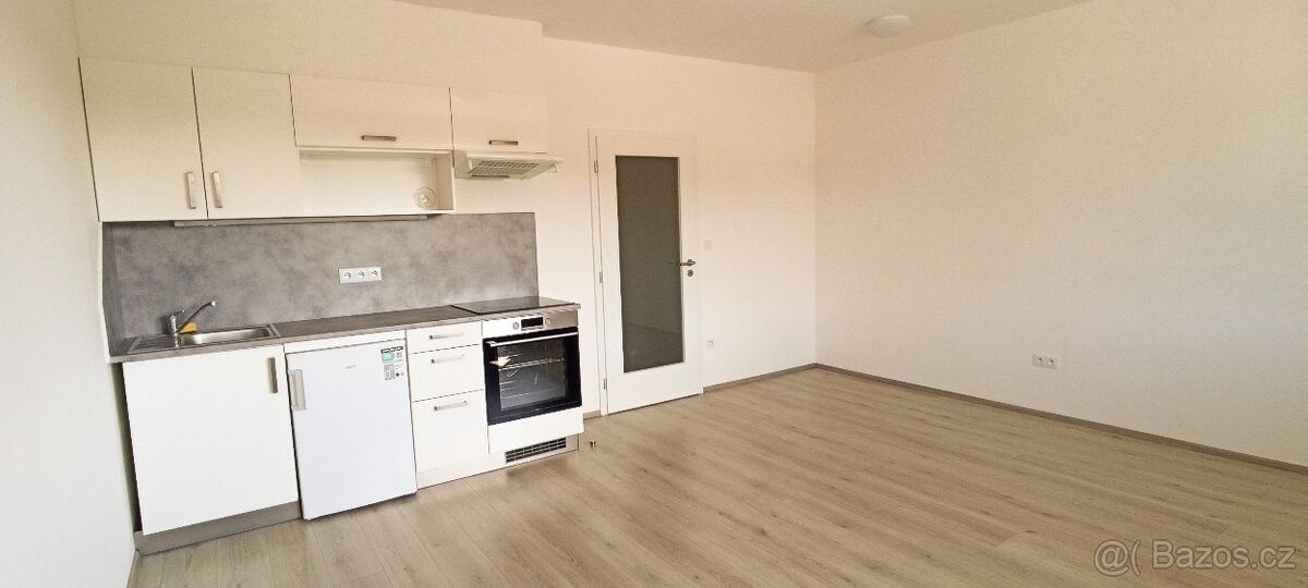 1+kk, Kladno, 272 04, 33 m²