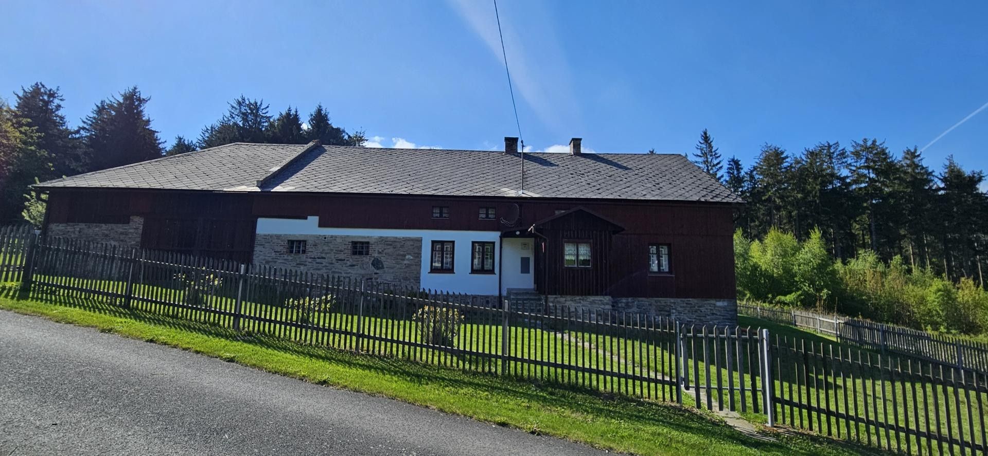 Rodinné domy, Zálesí, Javorník (ulice), 615 m²