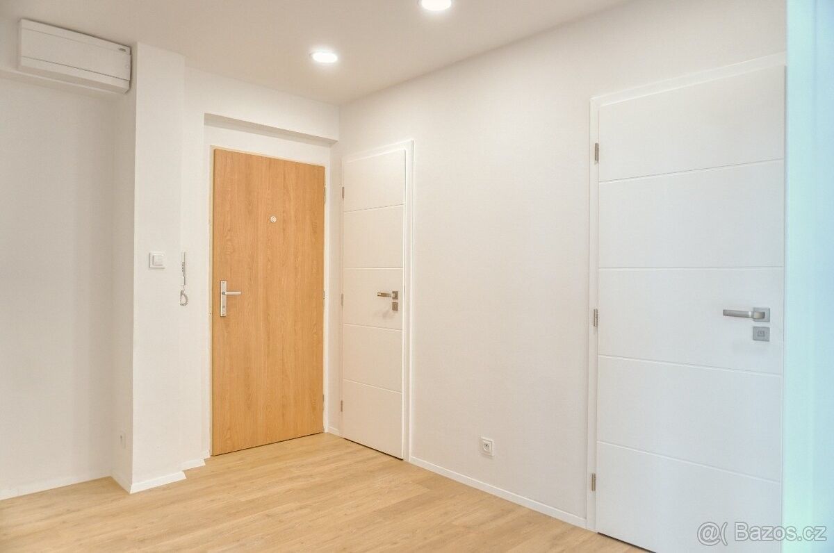 Prodej byt 3+1 - Sedlčany, 264 01, 69 m²