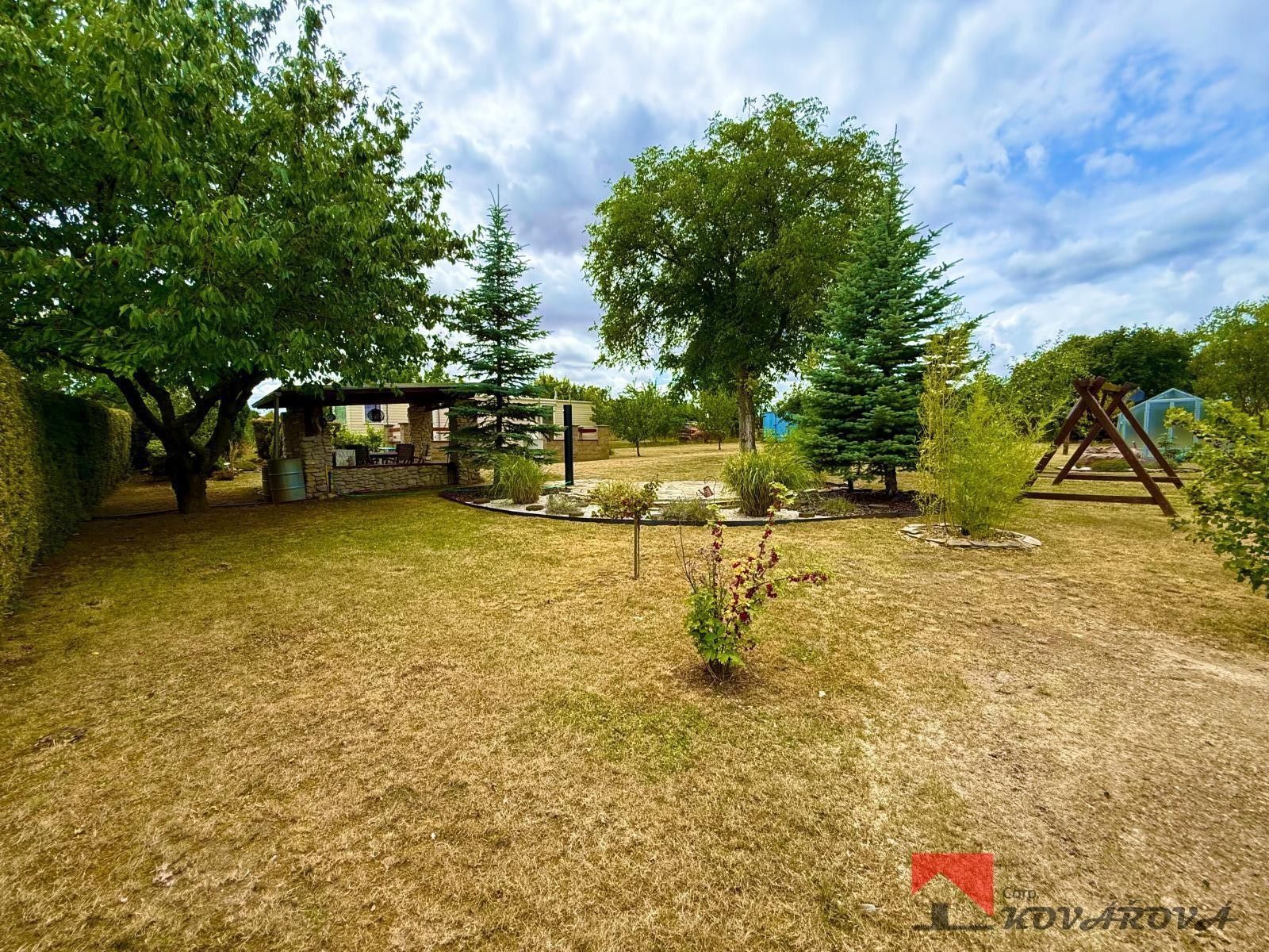 Zahrady, Židovice, 1 174 m²