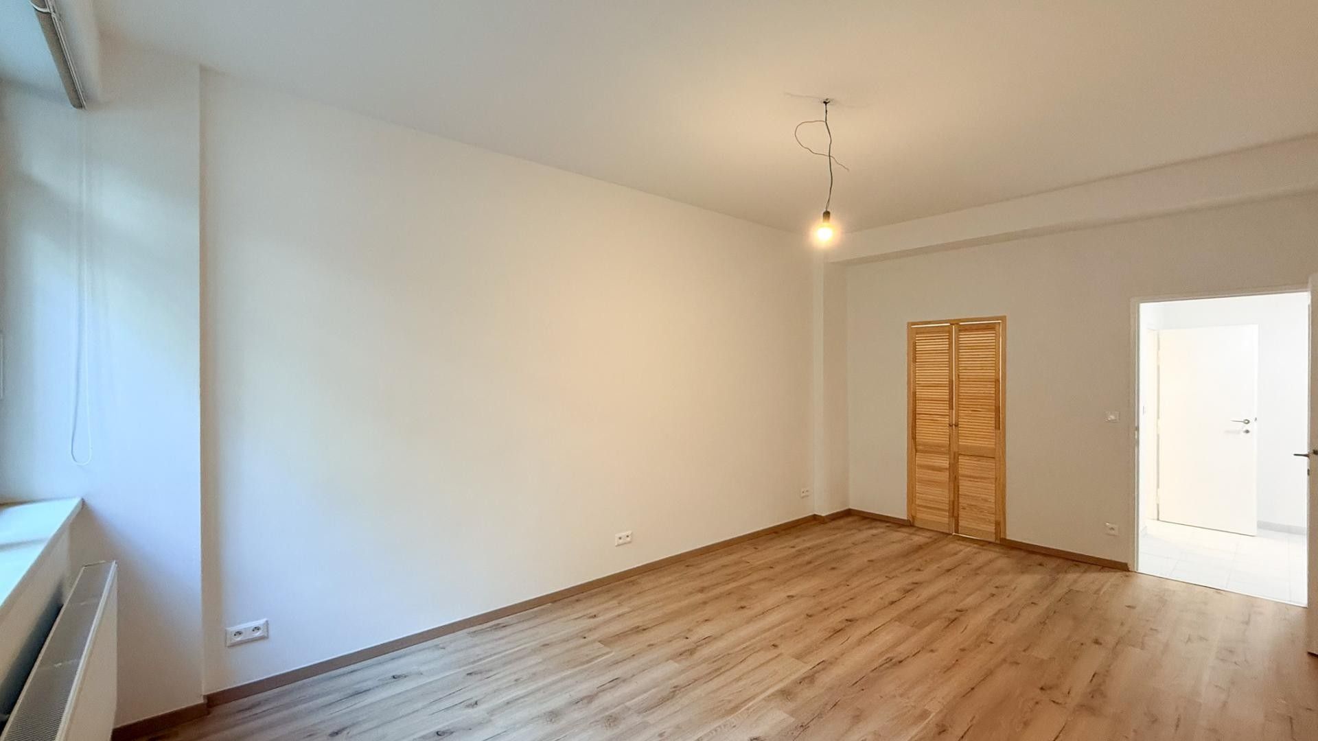Pronájem byt 1+kk - Londýnská, Praha, 35 m²