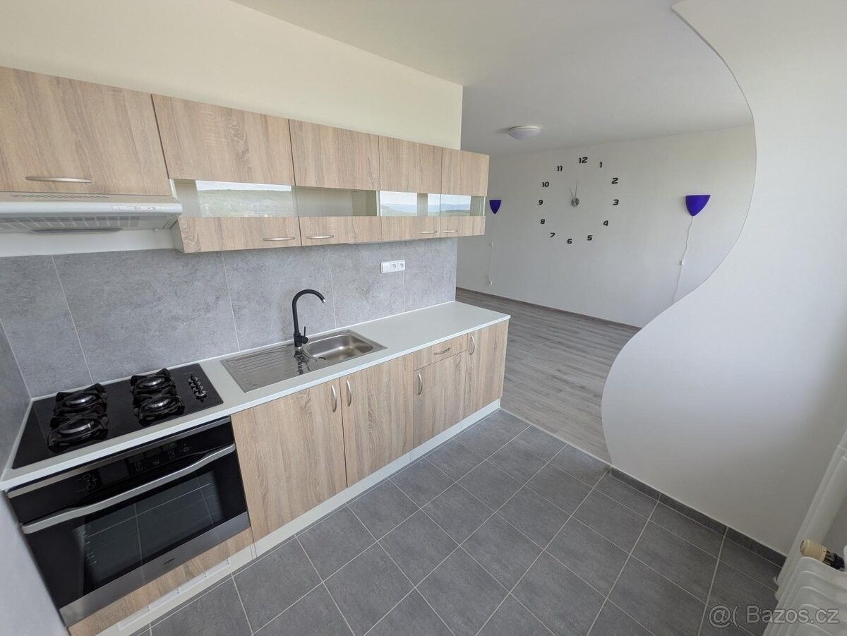 1+1, Most, 434 01, 35 m²