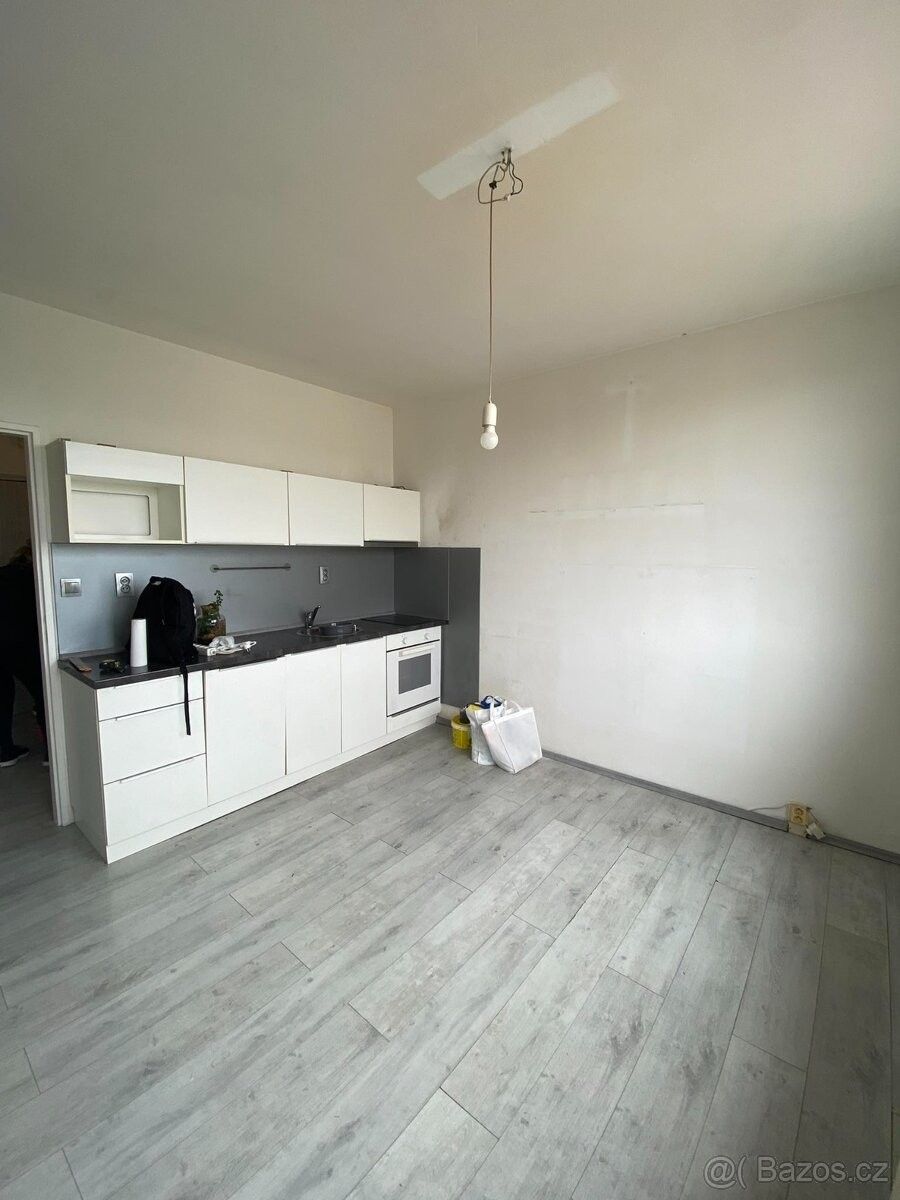 Ostatní, Praha, 142 00, 38 m²
