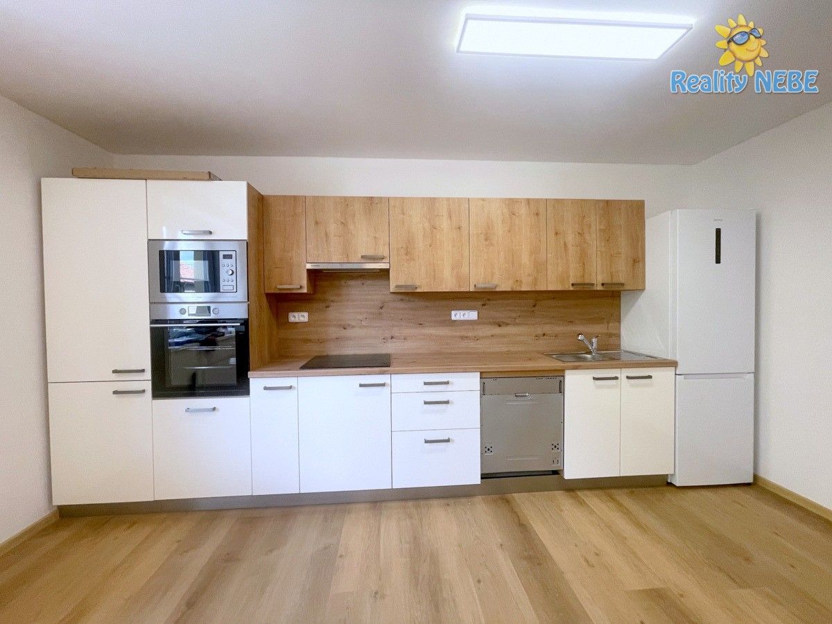 Pronájem byt 3+kk - Švabinského, Praha, 27 m²