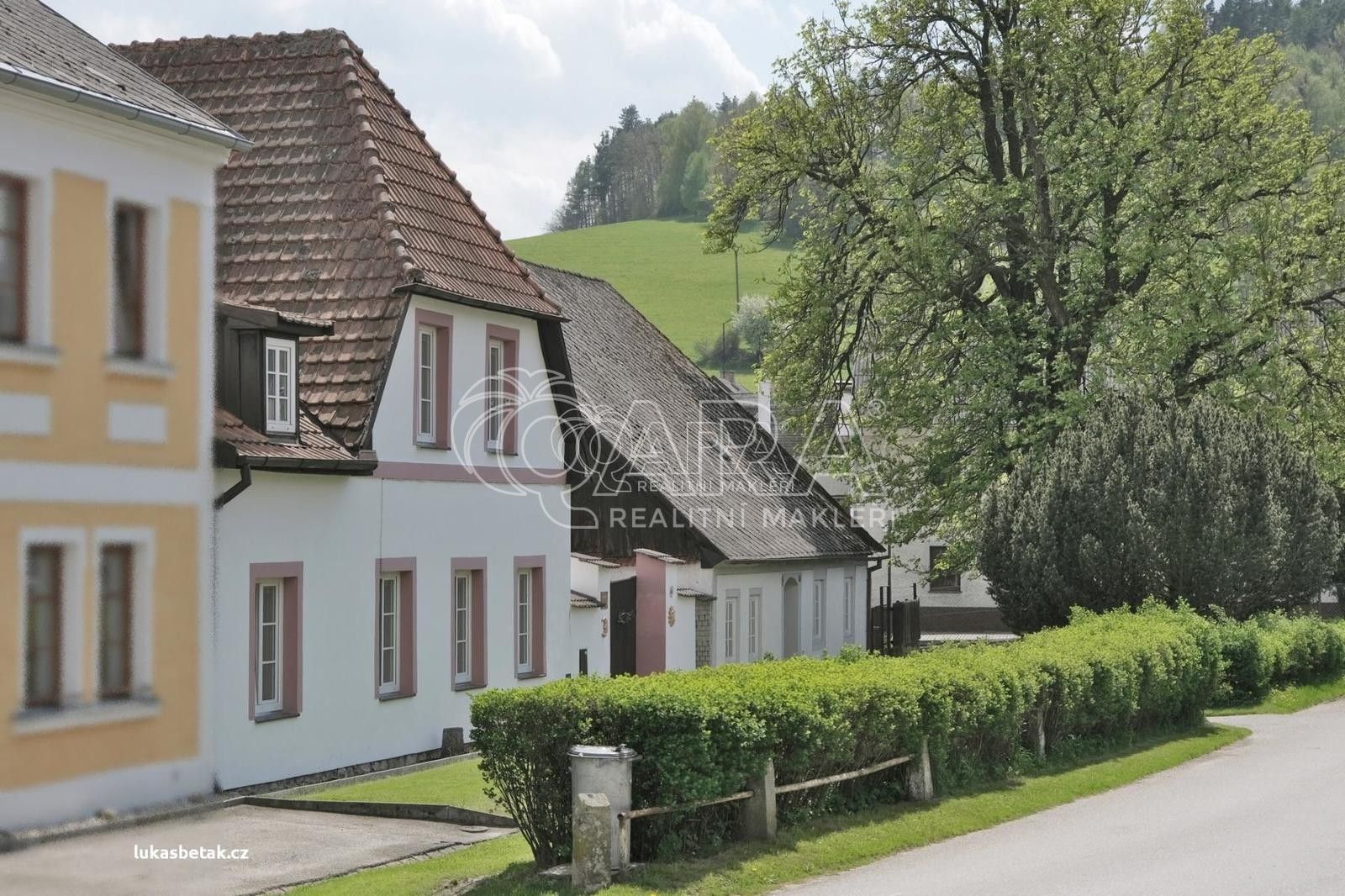Rodinné domy, Chvalšiny, 200 m²