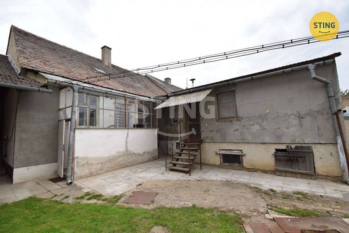 Prodej dům - Hevlín, 671 69, 767 m²