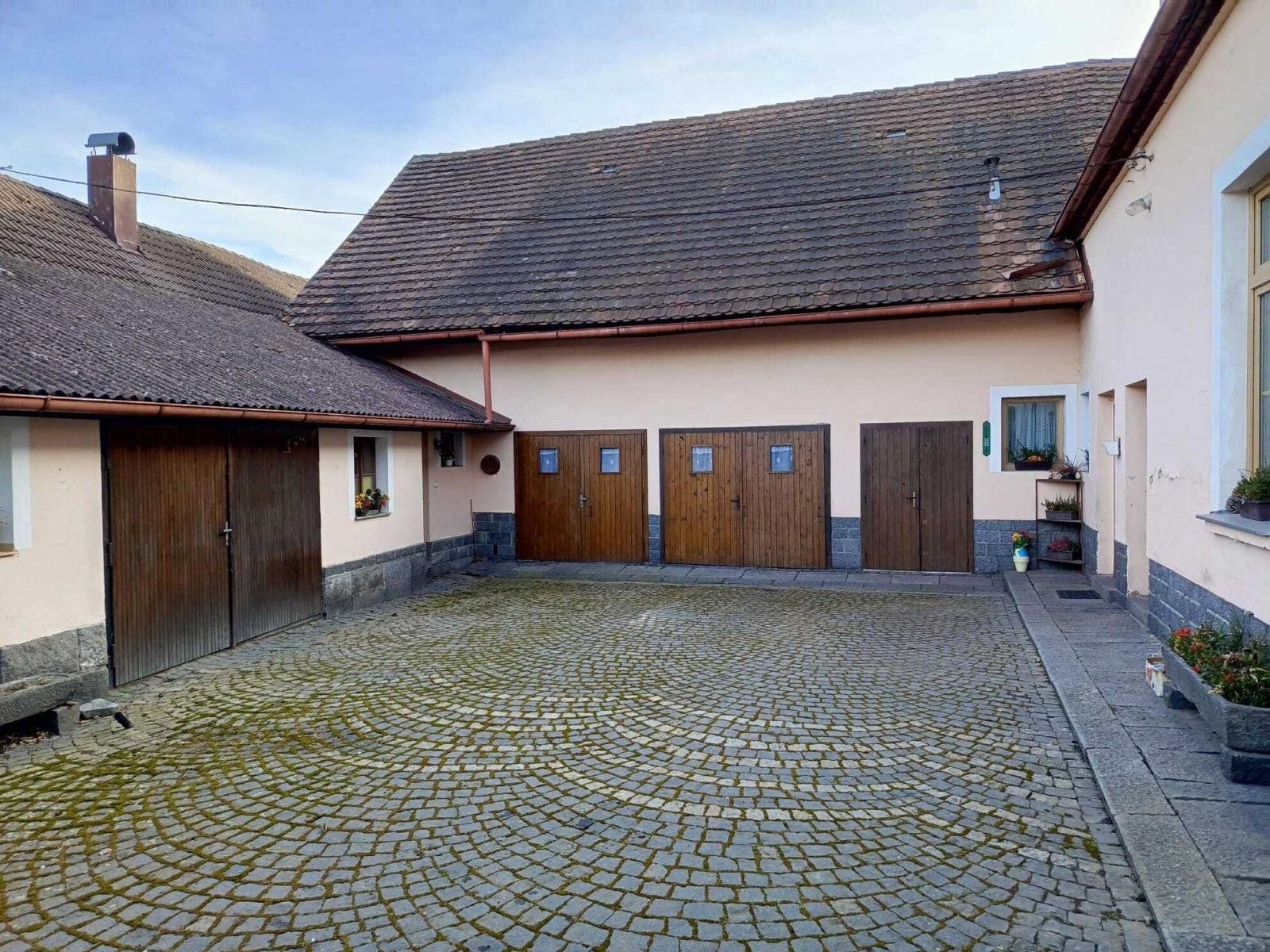 Ostatní, Úlehle, 325 m²