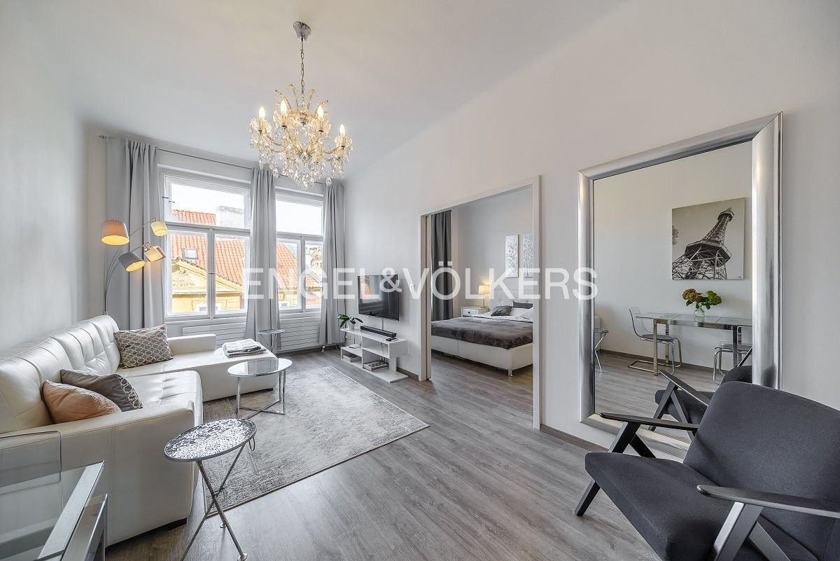 2+kk, U obecního dvora, Praha, 51 m²