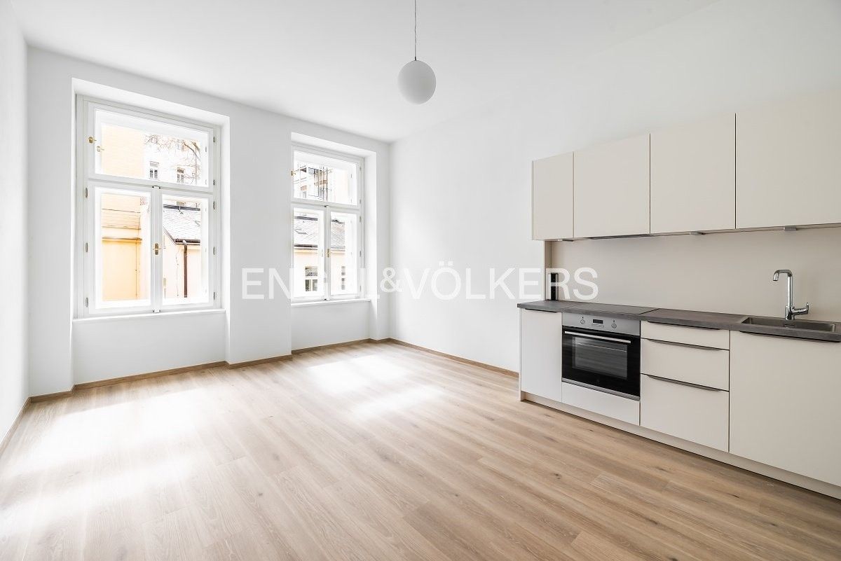 2+kk, Václavské náměstí, Praha, 51 m²