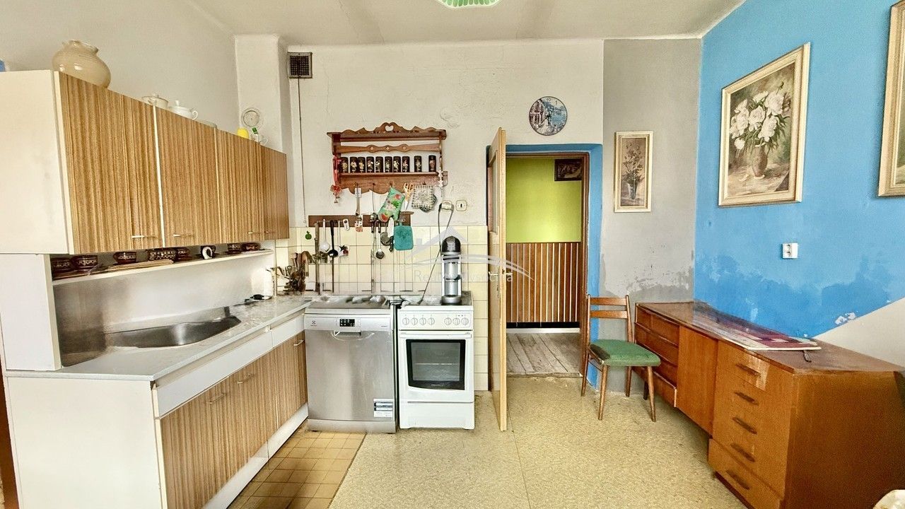 Prodej rodinný dům - Vinary, 100 m²