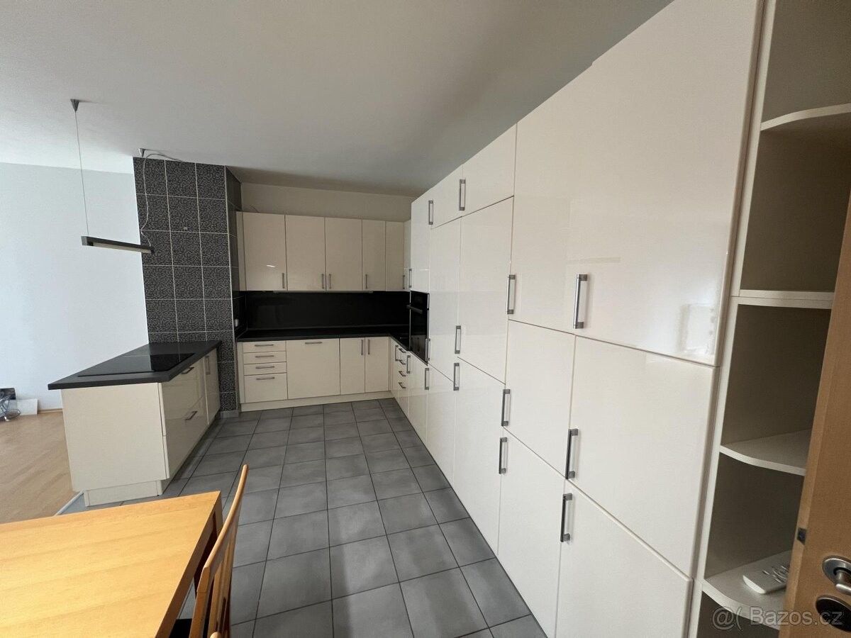 3+kk, Praha, 102 00, 84 m²