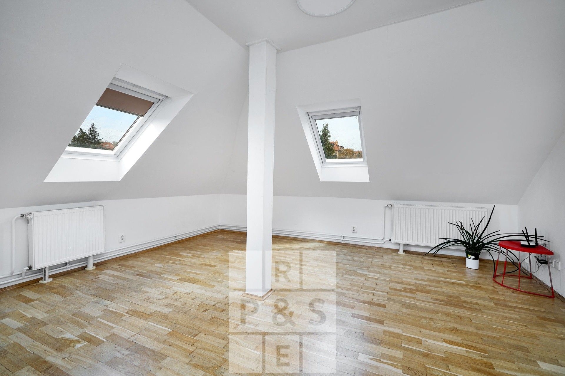 Pronájem byt 1+kk - Komornická, Praha, 25 m²