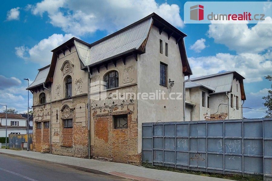 Prodej rodinný dům - U Vodárny, Káraný, 506 m²
